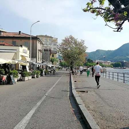 Al Molo 4 * كومو